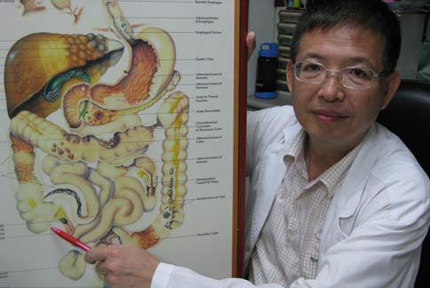 匡胜捷医师表示,人体右下腹有许多器官,包括大肠,小肠,盲肠,输尿管等