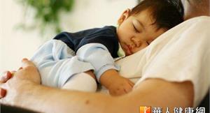 枕頭恐窒息？寶寶怎麼睡最安全
