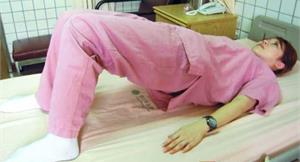坐月子增肌力　練習3式床上運動