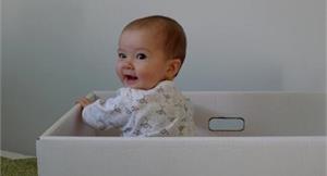 芬蘭育嬰法寶　讓小寶寶睡紙箱