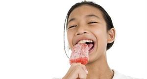 世衛控糖指南　5點幫孩子避開甜食
