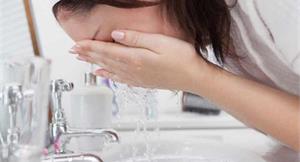 為什麼洗完臉後90秒內，一定要上化妝水？