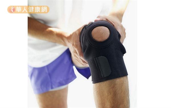 膝蓋痛≠關節退化　深蹲動作強化膝關節