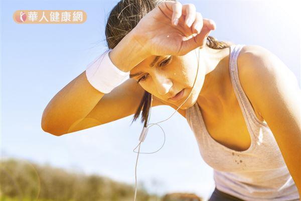 容易流汗是病嗎 中醫 異常出汗5大原因 華人健康網