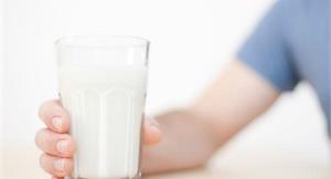 喝牛奶就腹瀉，乳糖不耐？起司、羊奶是不錯選擇