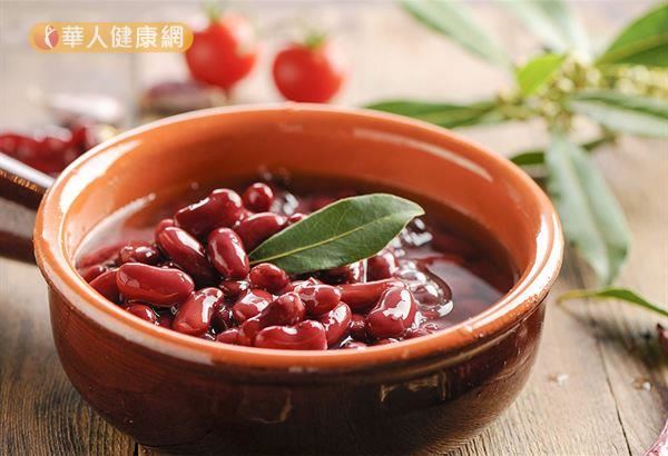 红豆、绿豆、花豆等,因为跟四季豆、荷兰豆一样都有豆字,就经常被认为也是青菜。