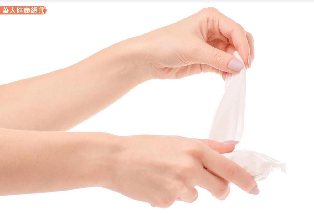 降低陰道感染之機率，有「濕式衛生紙」可做為私密清潔的新選擇。
