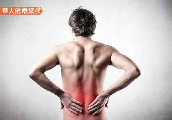 根據研究，約有80%的人在一生中曾發生過背痛的症狀。
