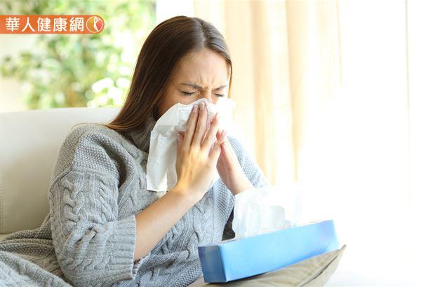 秋天由於空氣很乾，津液缺乏的結果，容易出現口乾舌燥，或咳嚨容易發癢乾咳不止、呼吸不順等狀況。