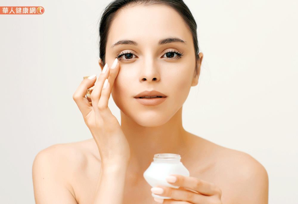 眼下皮膚薄的人，如果使用太過油或滋潤的眼霜，的確會加重粟粒腫，或讓皮脂腺看起來過於旺盛。