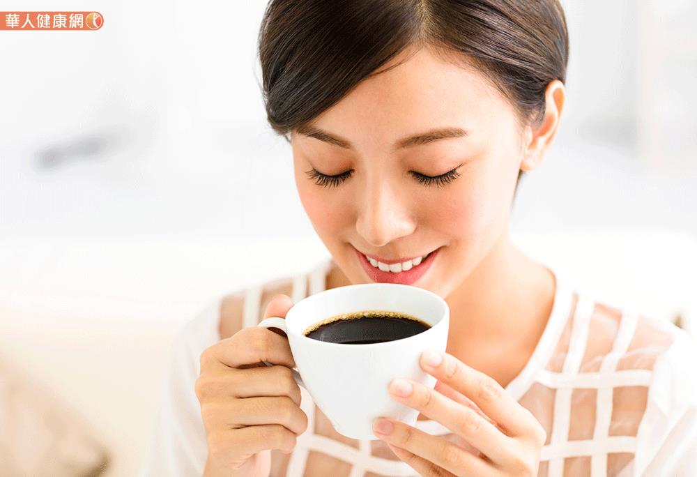 咖啡裡面含有咖啡因，有促進新陳代謝、加速脂肪分解的功效，所以喝黑咖啡來幫助減重，是有可能的。