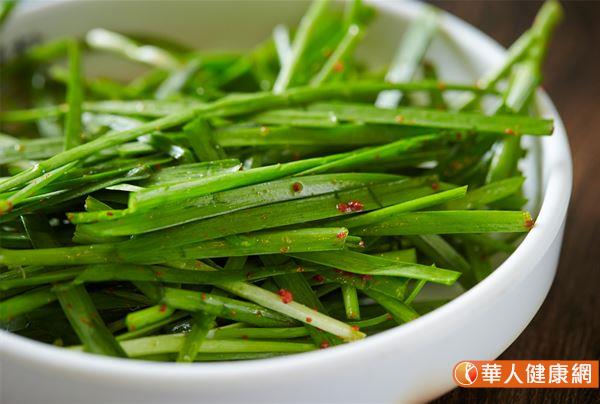 吳建東中醫師表示，韭菜，是中醫「五菜」葵、藿、薤、蔥、韭之一。