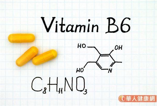 關於補充維生素B6能幫助改善脂漏性皮膚炎問題的說法，張宜菁主任指出，這樣的論述應源自於一篇於1952年發表研究，該研究指出維生素B6具有幫助皮脂代謝的作用，有利緩解脂漏性皮膚炎症狀。