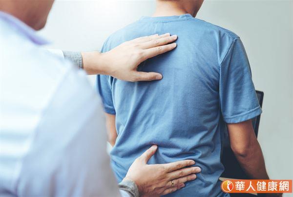 张轩彬博士指出，其实并非所有腰椎滑脱问题，都会导致腰酸、腰痛、下背痛、脚麻、腿脚无力，甚至反射痛等症状的发生。