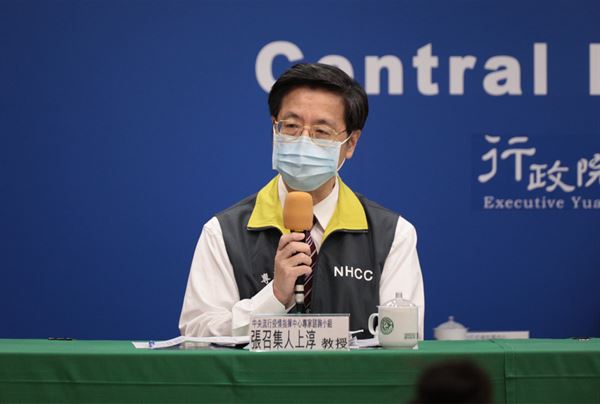 中央流行疫情指揮中心張上淳專家諮詢小組召集人表示,當患者體內抗體出現,雖然基本上病毒量就已經開始下降。只是下降的速度不是說抗體一出現,病毒就會馬上消失不見,會共存一段時間,這一段共存的時間也特別容易出現時陰時陽的狀態。(圖片/中央流行疫情指揮中心提供)