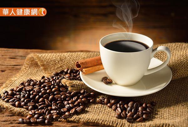 研究指出，增加日常中攝取咖啡的量，當中的咖啡因可以促進膽囊收縮，幫助減少膽囊中膽固醇結晶，有效降低罹患膽結石的風險。