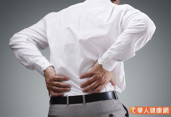 僵直性脊椎炎患者如果沒有好好治療，發炎與疼痛的狀況會持續加劇，造成關節功能喪失甚至被破壞，嚴重時會造成脊椎沾黏。