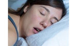 起床口乾舌燥、頭痛、沒精神？睡覺打呼影響睡眠，小心呼吸暫停的後遺症