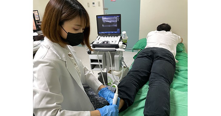 PRP高濃度血小板血漿注射,屬於增生療法之一,透過抽取患者的血液,離心出血小板中的「生長因子」,再注射至損傷發炎處。(圖片提供/烏日林新醫院)