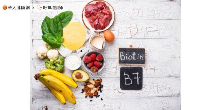 飲食中含有維生素B群的食物非常廣泛，從各類蔬菜、水果、奶、蛋、豆、魚、肉類、內臟，到堅果類、全穀根莖類中皆含有不同的維生素B的存在。