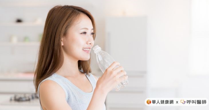 後腦杓長出白頭髮,與膀胱、腎氣不足有關。應多喝水、避免憋尿。