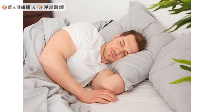 規律重量訓練、減重、良好睡眠、均衡飲食,都能幫助身體自然提升睪固酮分泌。