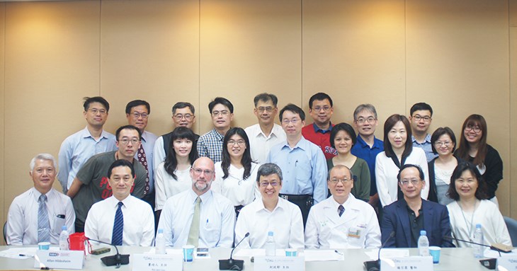 中研院陳建仁院士為此篇鼻咽癌研究的通訊作者(第一排中間),第一作者為 輔大醫學院徐婉倫教授(第二排左三)。(圖片提供/輔仁大學醫學院)