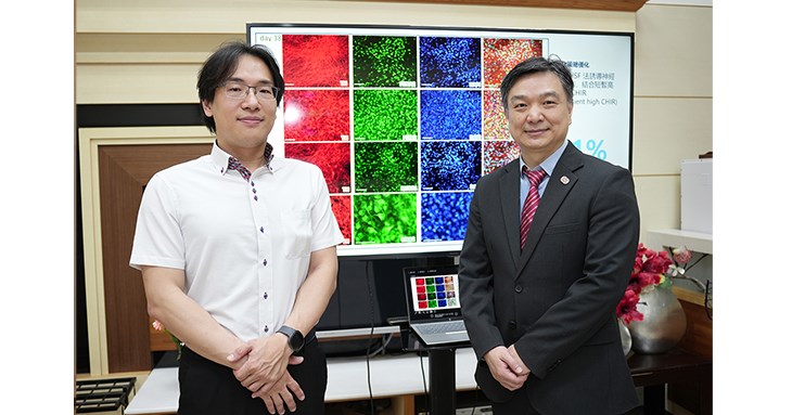 中興大學生命科學系蘇鴻麟教授(右)與慈濟創研中心研發長林欣榮院長、技術長張嘉佑博士(左)所領導的研究團隊,在再生醫學與萬能幹細胞技術領域深耕多年,曾獲國家新創獎。(圖片提供/花蓮慈濟醫院)