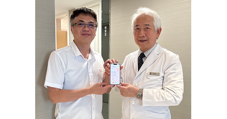 呂紹睿教授(右)與國立成功大學林彥呈教授。(圖片提供/醫者診所)