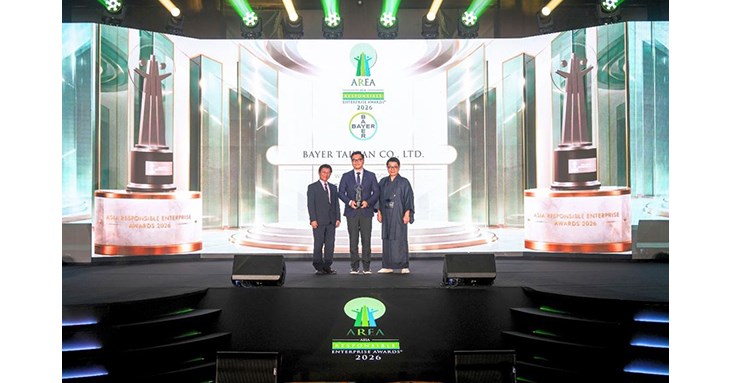 台灣拜耳西藥部醫療學術處長陳俊智Frank Chen接獲2026年AREA亞洲企業社會責任獎「健康衛生推廣獎」。