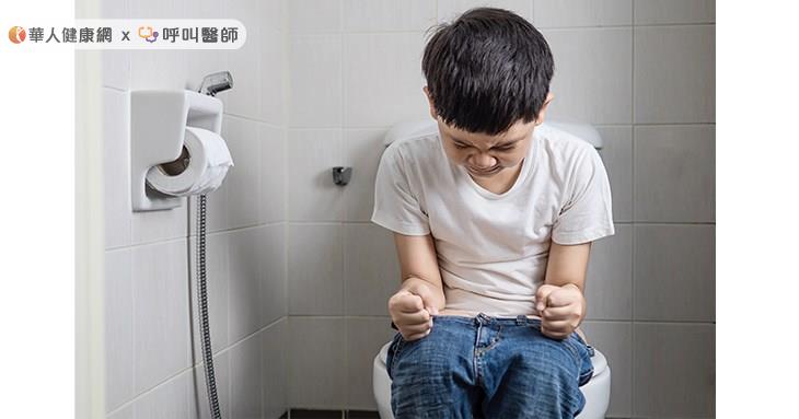 顧芳瑜醫師提醒,小男生有包莖情況相當常見,建議家長在日常照護上應多加留意孩子的清潔狀況。
