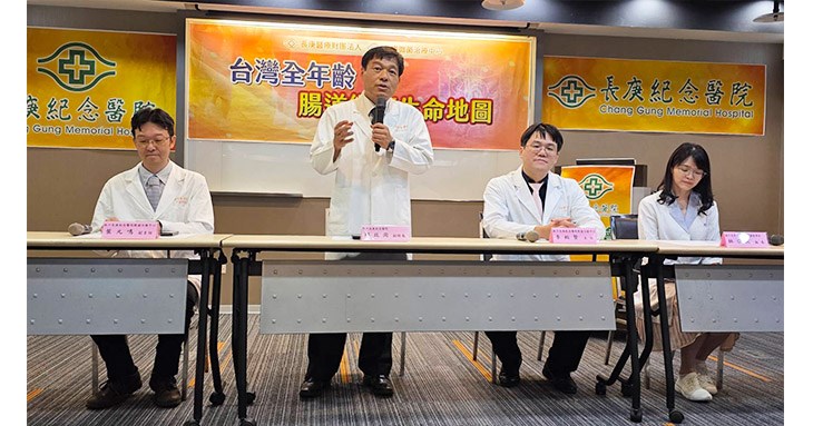 長庚建立台灣本土「全年齡腸道微菌資料庫」 開發AI預測模型解碼健康年齡,開啟精準微菌醫療新紀元!左起:葉元鳴副主任、邱政洵副院長、李柏賢主任、林亞筑組長。(圖片提供/長庚醫院)